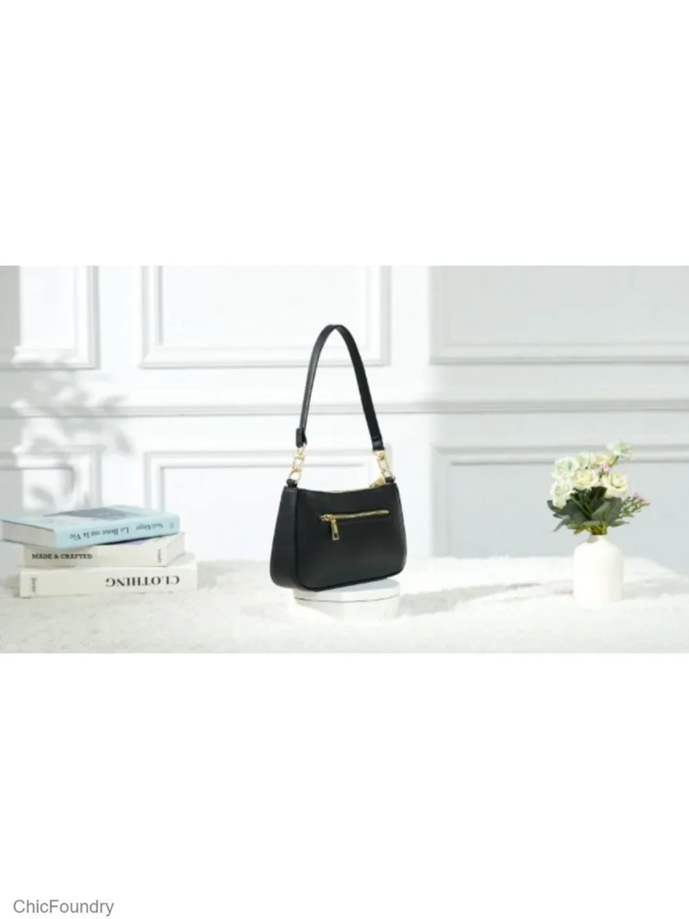 Retro Vegan Leather Hobo Shoulder Bag with Zipper Closure